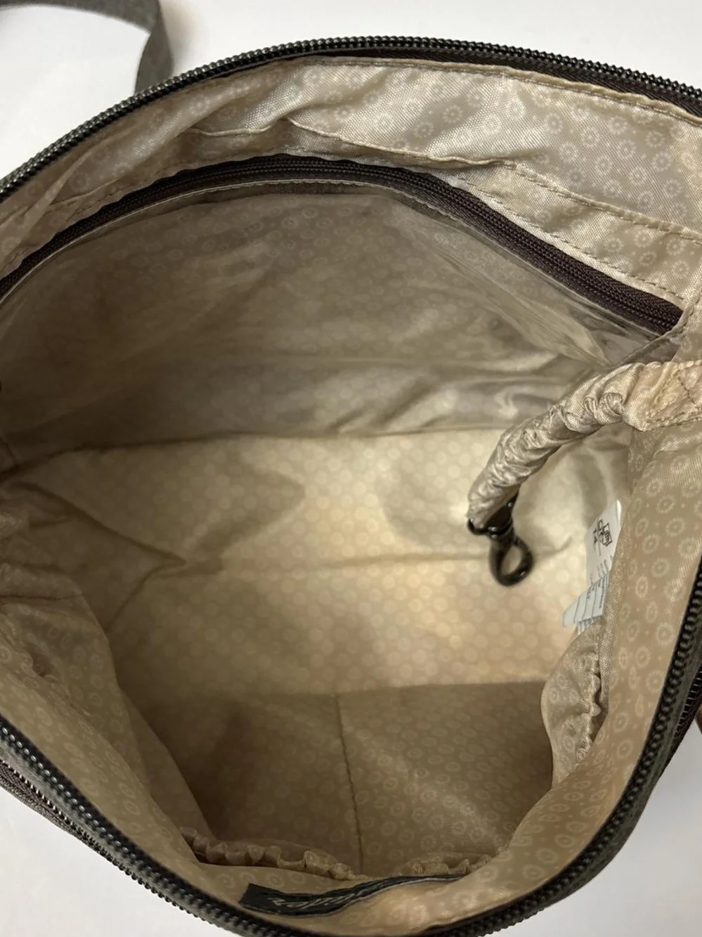 lug Slider Small Beige Crossbody Organizer